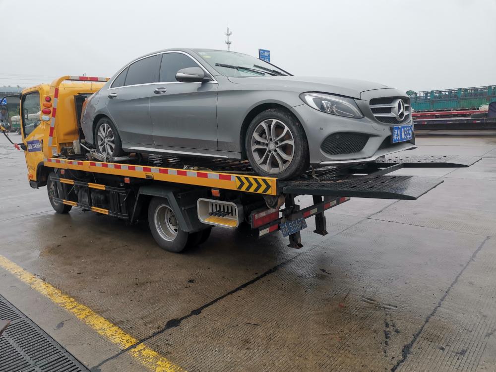 轎車(chē)托運3.jpg